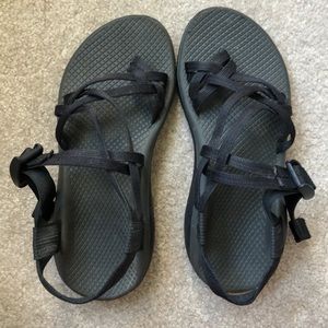 Chaco black size 7